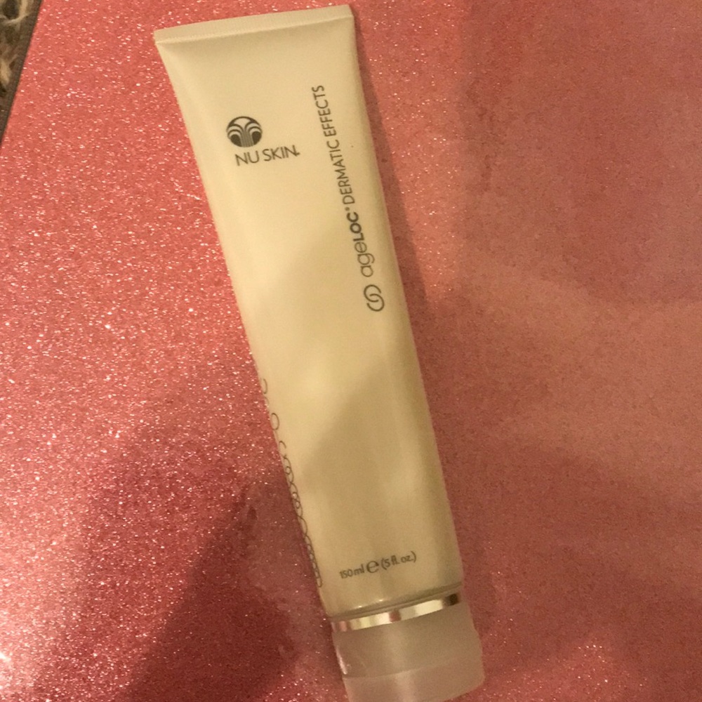 Ageloc dermatic effects